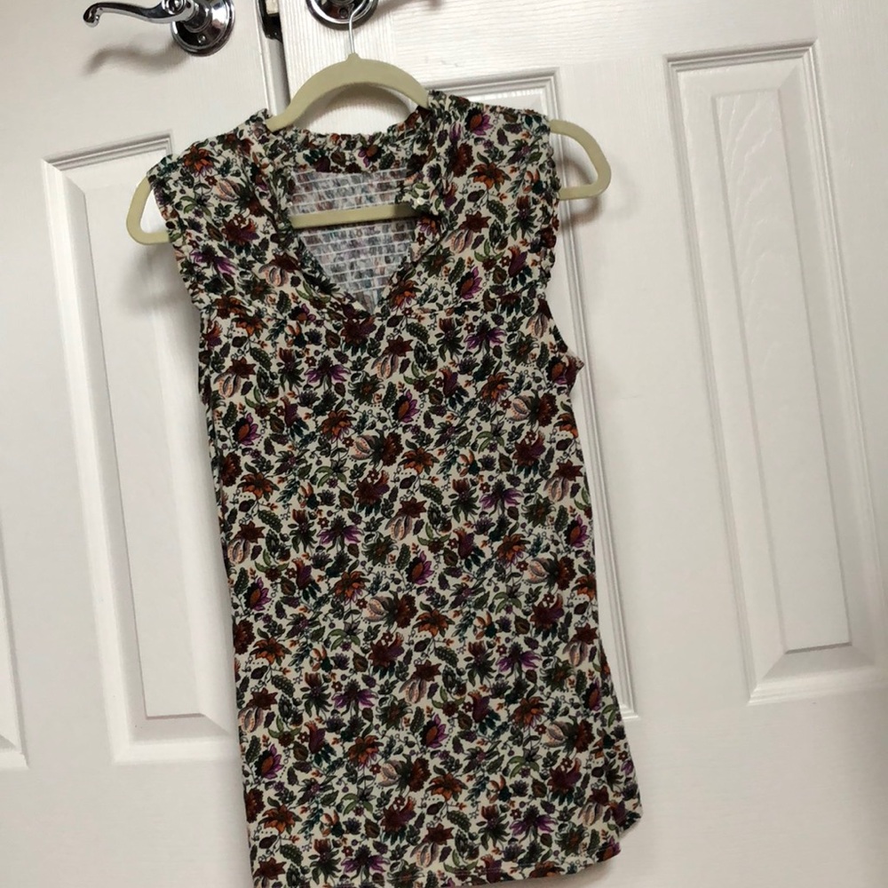 Multi colored sleeveless top